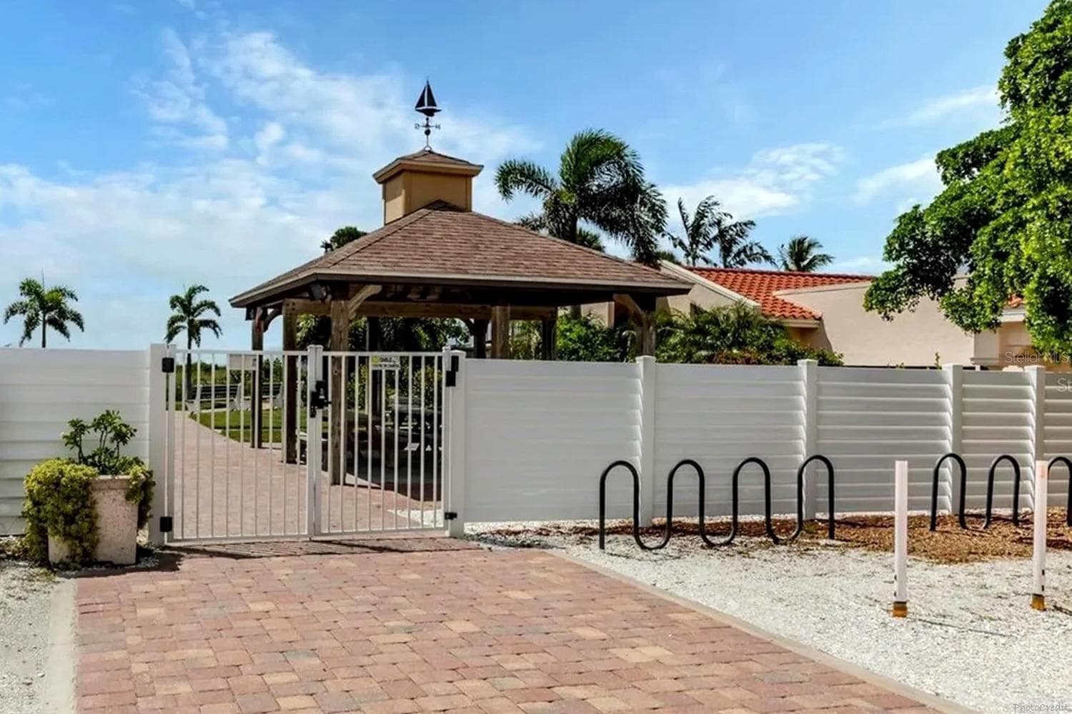 429 DARLING DRIVE — photo 84 of 86