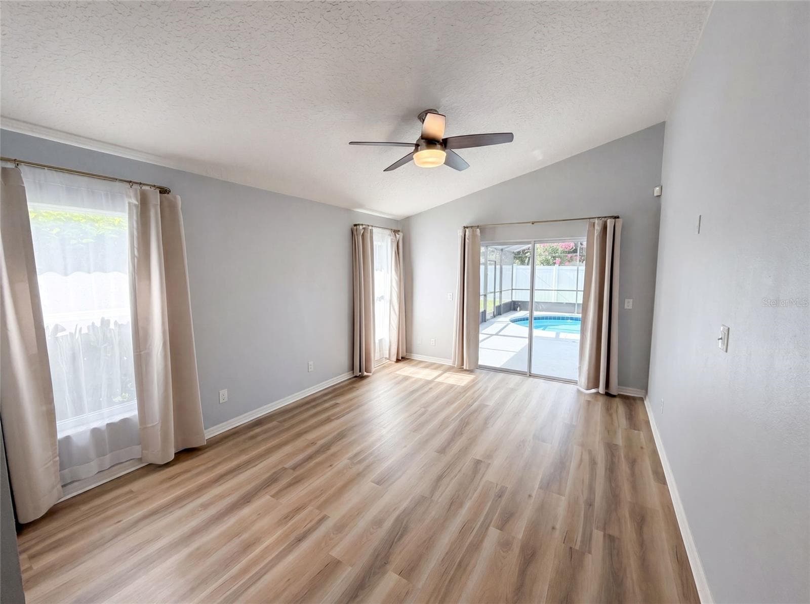 1619 RIVER BIRCH AVENUE — photo 10 of 30