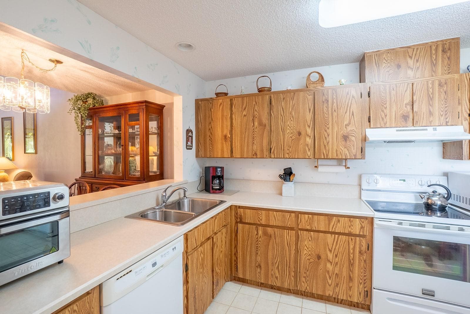 1746 WINDSONG CIRCLE — photo 7 of 46