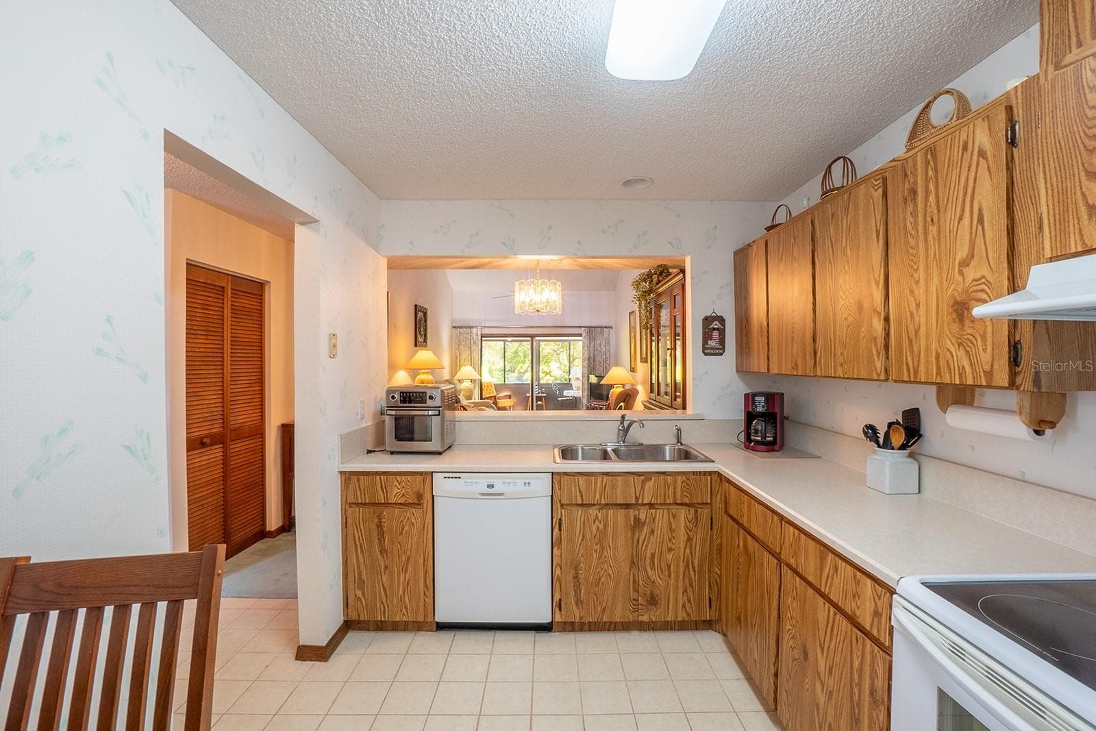 1746 WINDSONG CIRCLE — photo 10 of 46