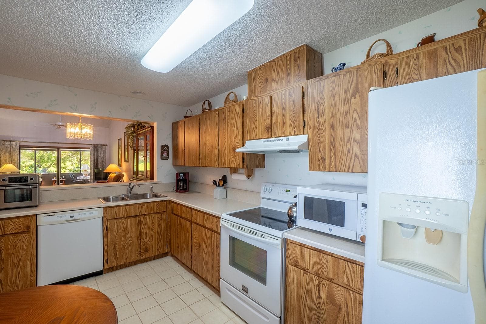 1746 WINDSONG CIRCLE — photo 9 of 46