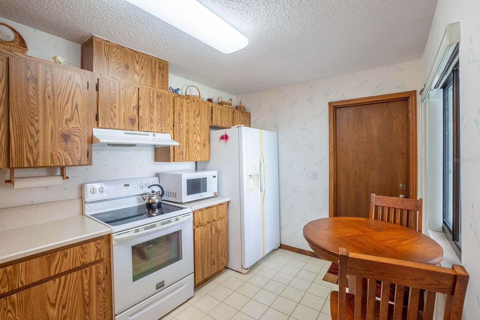 1746 WINDSONG CIRCLE — photo 8 of 46