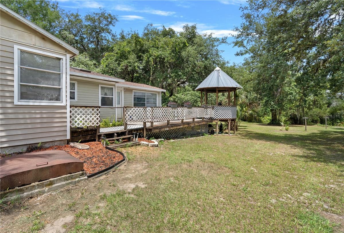 26015 SACKAMAXON DRIVE — photo 20 of 28