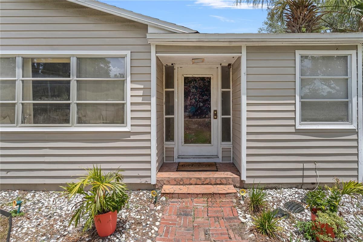 26015 SACKAMAXON DRIVE — photo 2 of 28