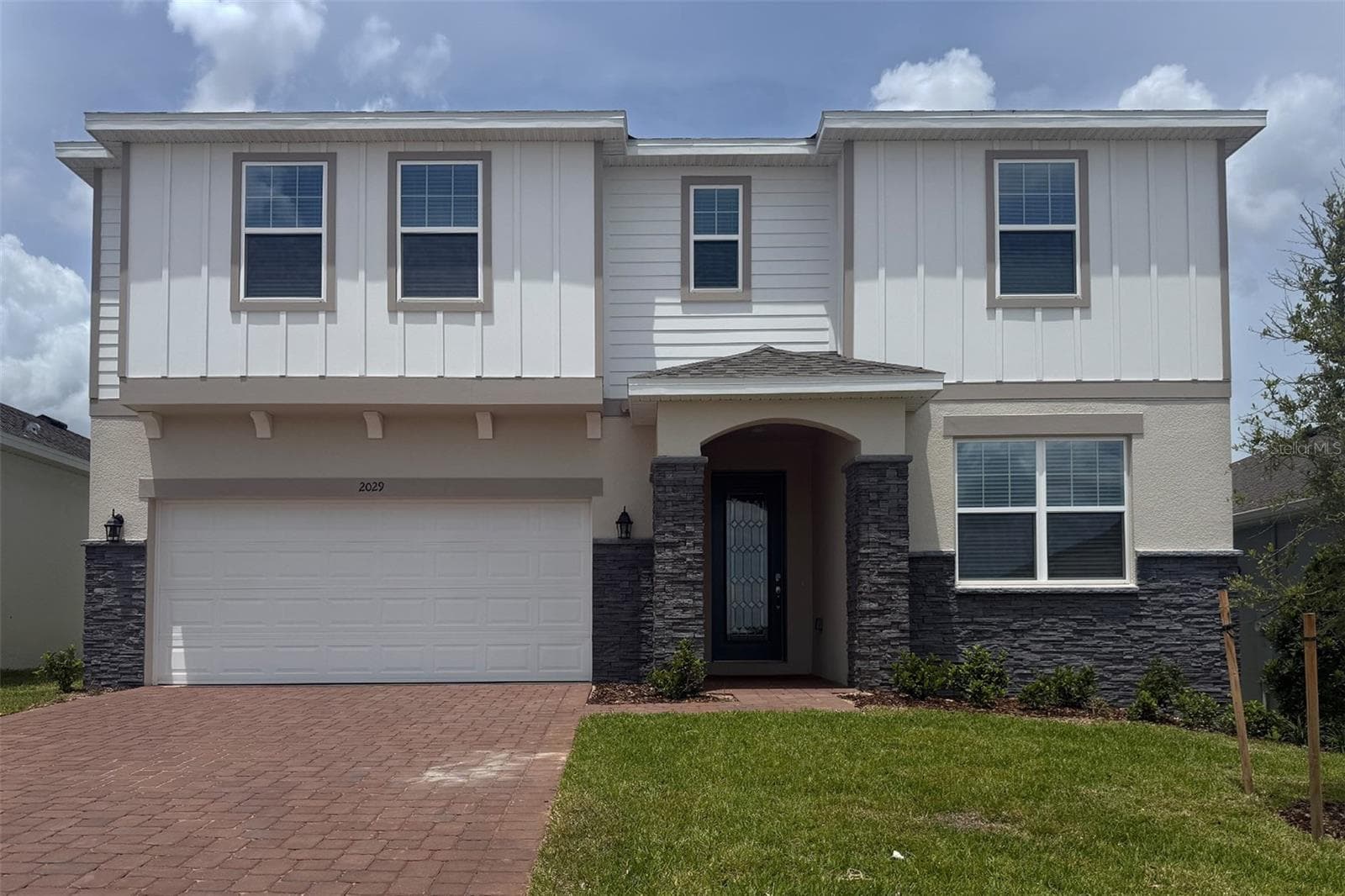 2029 HEART LAKE DRIVE — photo 1 of 12