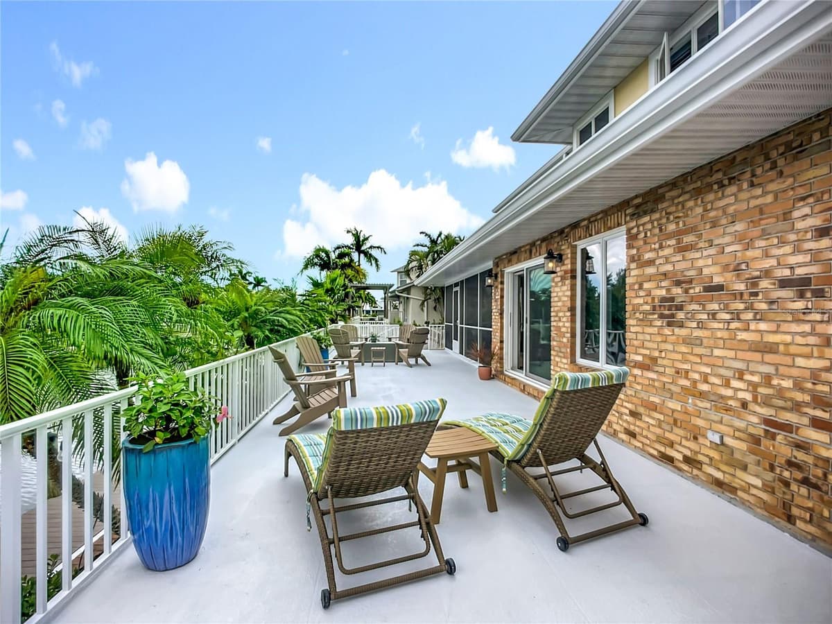 620 NORTH POINT DRIVE — photo 64 of 97