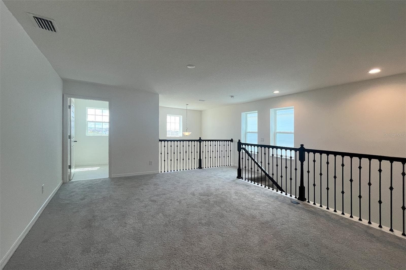 7052 ROLLING LEAF ROAD — photo 6 of 19