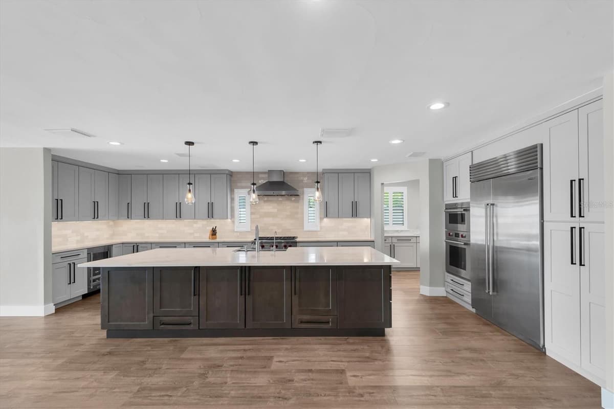 303 BATH CLUB BOULEVARD — photo 11 of 51