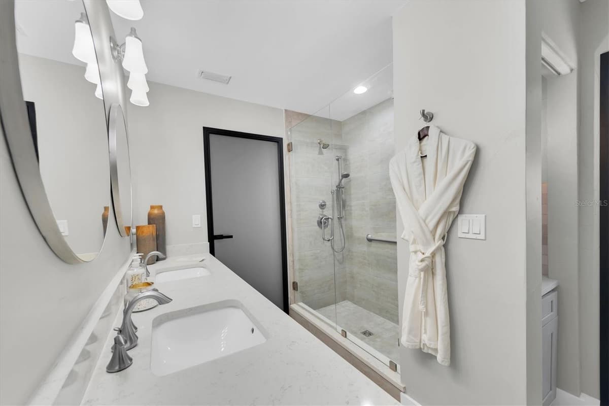 303 BATH CLUB BOULEVARD — photo 30 of 51