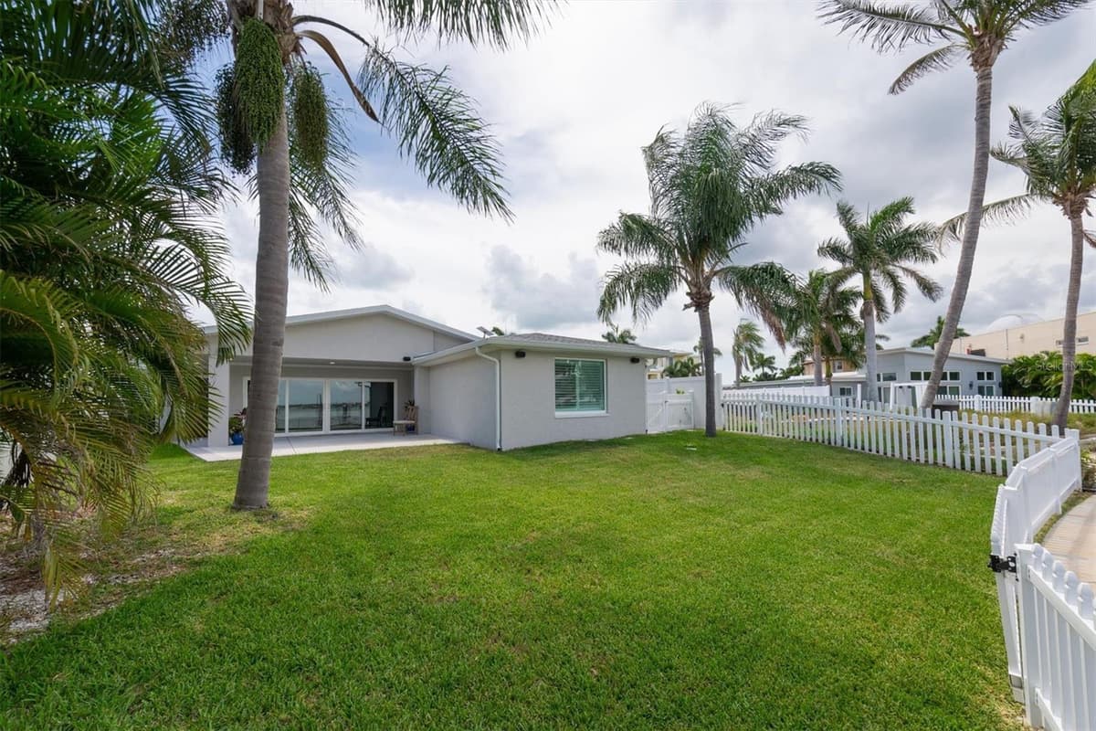 303 BATH CLUB BOULEVARD — photo 40 of 51