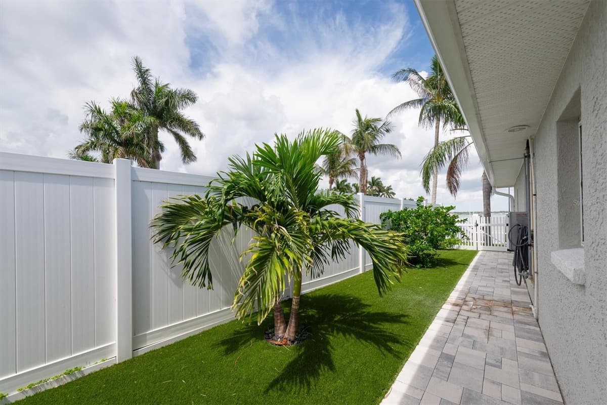 303 BATH CLUB BOULEVARD — photo 45 of 51