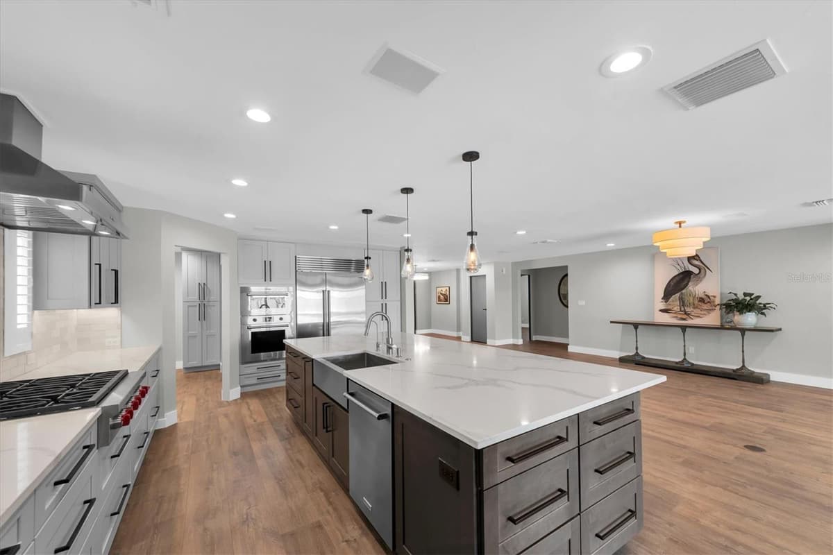 303 BATH CLUB BOULEVARD — photo 17 of 51