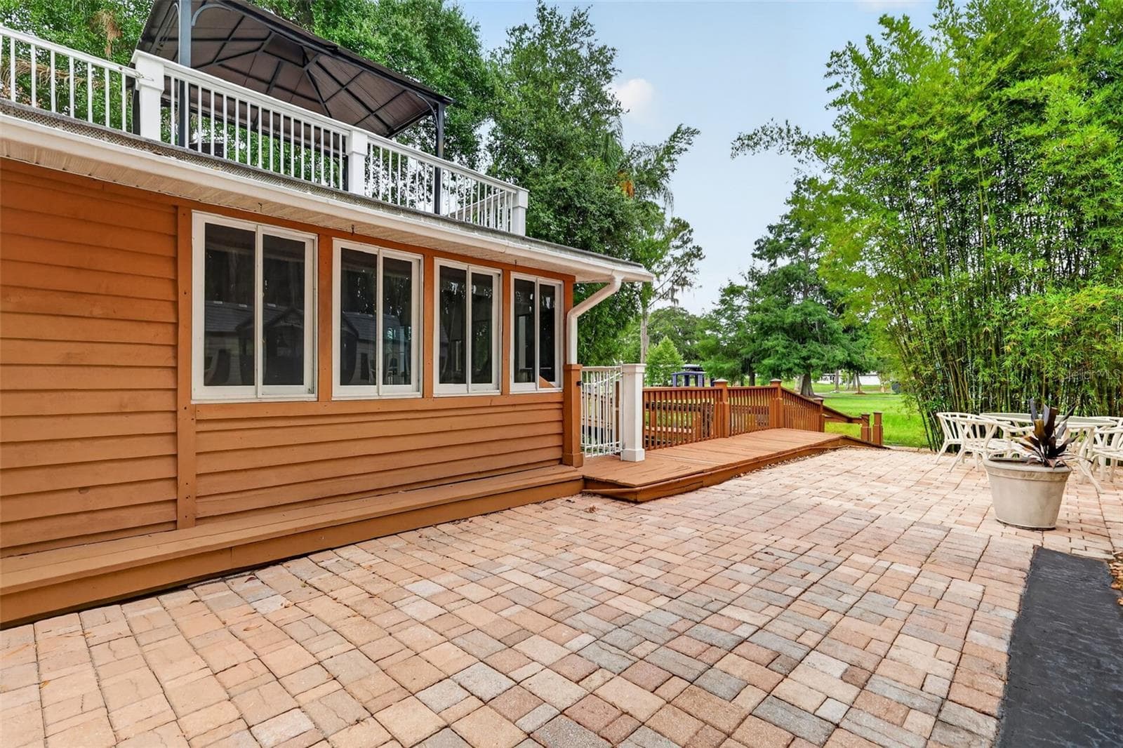 507 LAKESHORE DRIVE — photo 41 of 58
