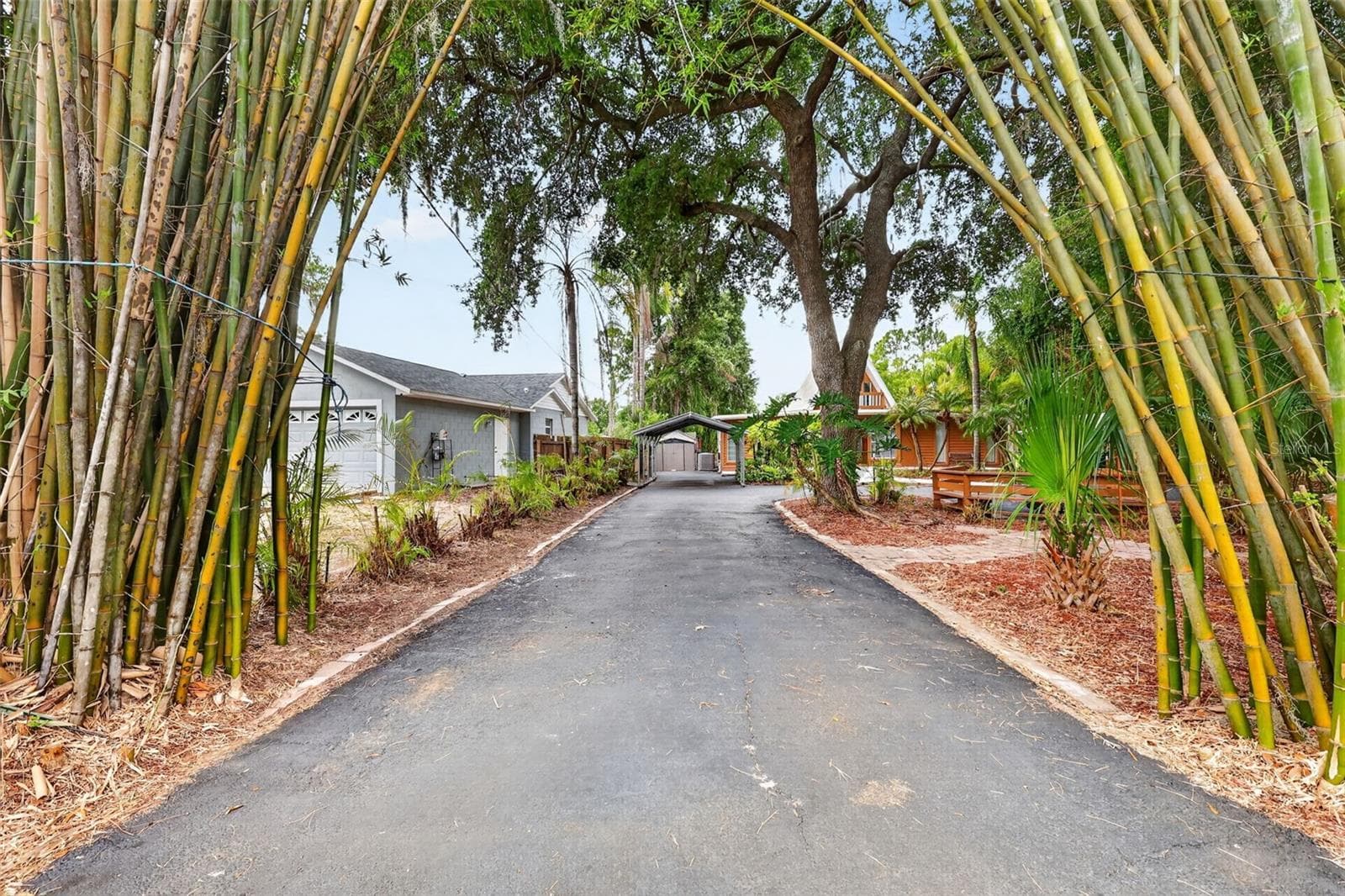 507 LAKESHORE DRIVE — photo 4 of 58