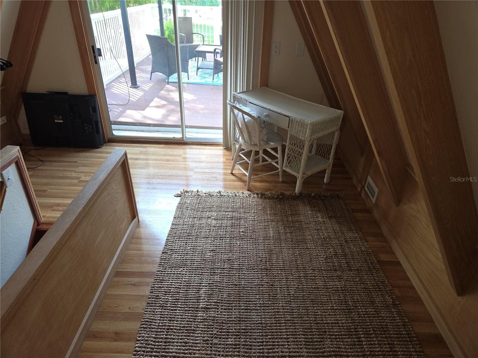 507 LAKESHORE DRIVE — photo 33 of 58