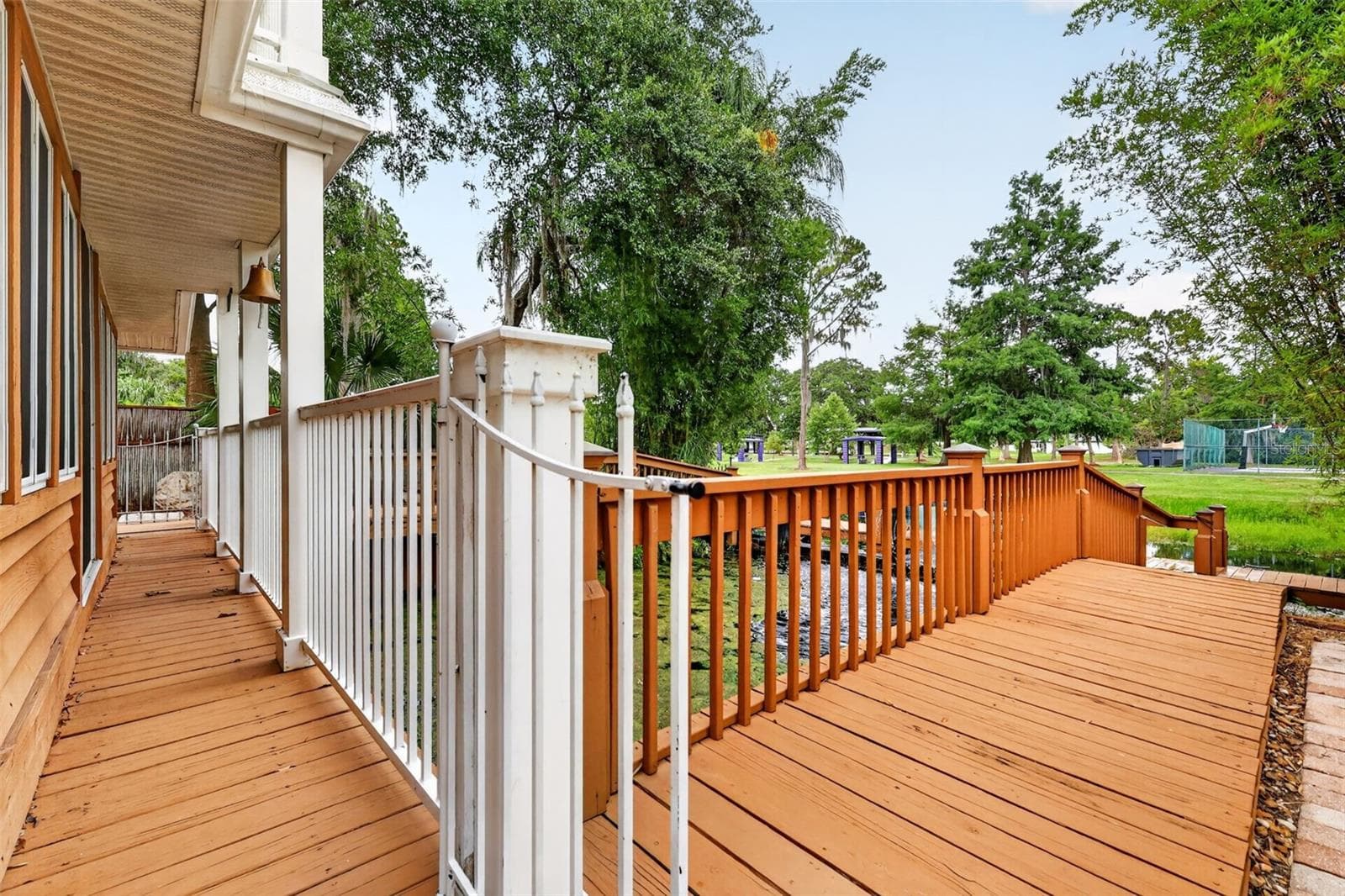 507 LAKESHORE DRIVE — photo 43 of 58