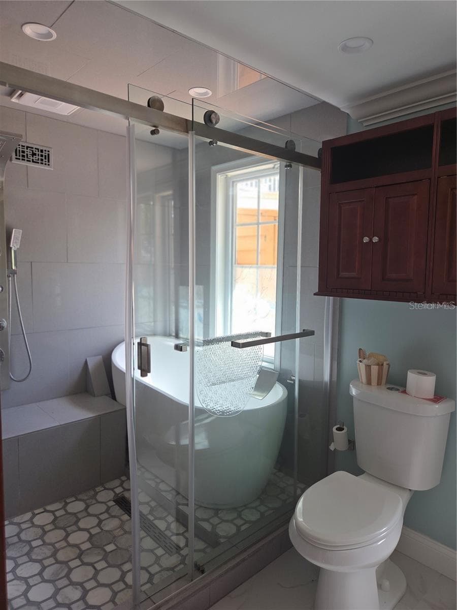 507 LAKESHORE DRIVE — photo 18 of 58