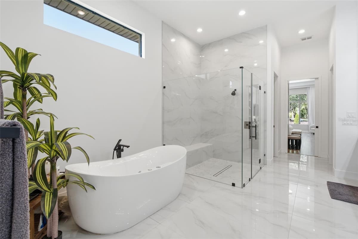15800 PENDIO DRIVE — photo 48 of 99
