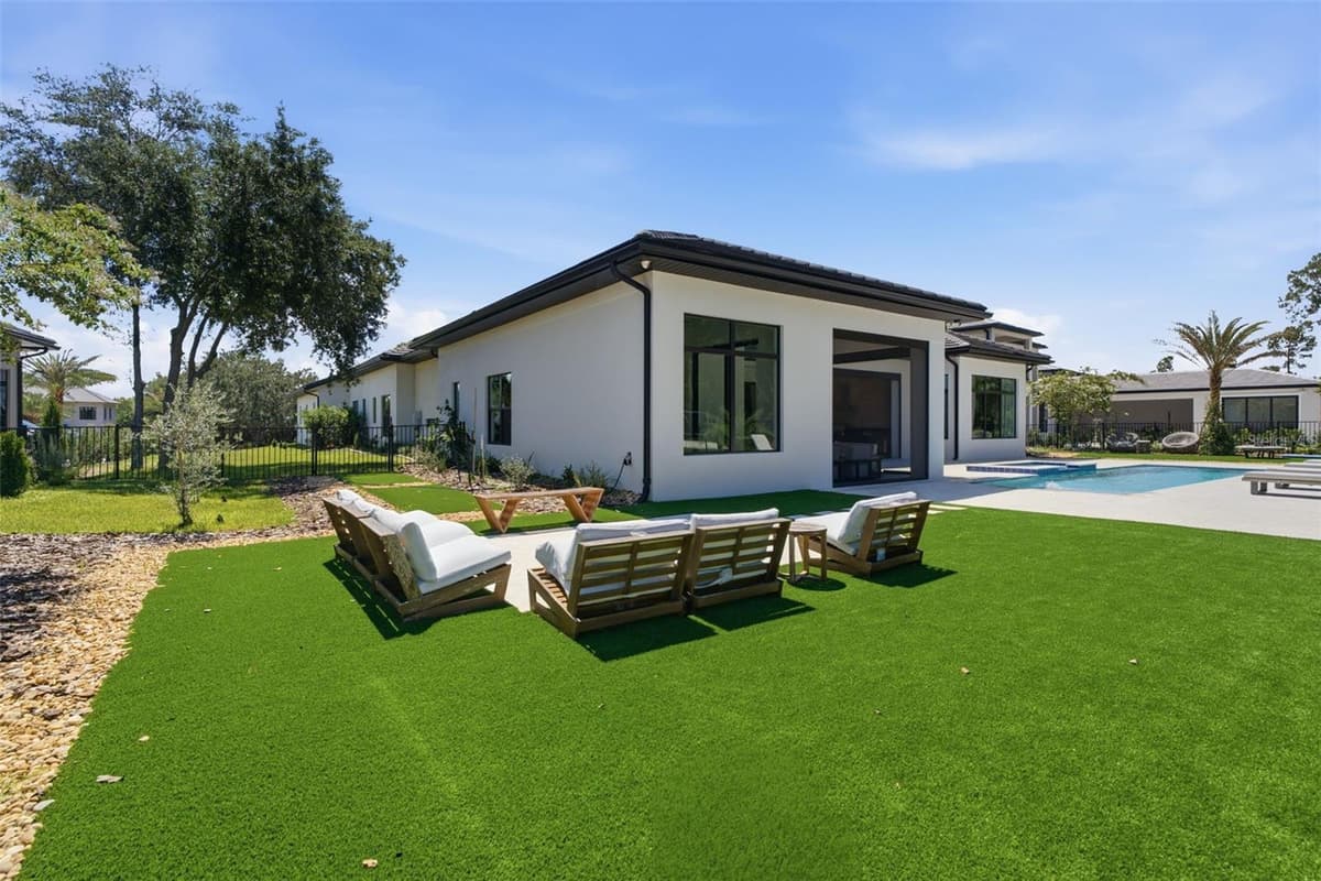 15800 PENDIO DRIVE — photo 68 of 99