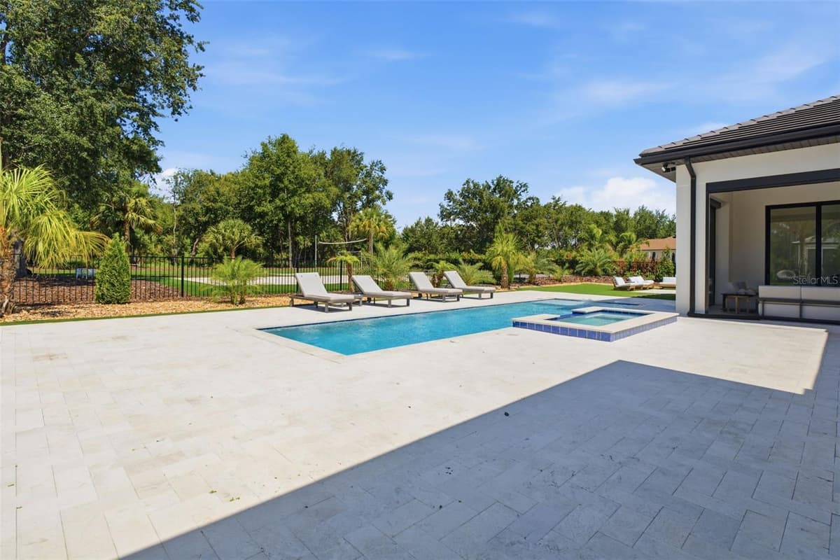 15800 PENDIO DRIVE — photo 60 of 99