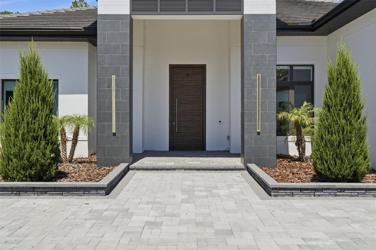 15800 PENDIO DRIVE — photo 3 of 99