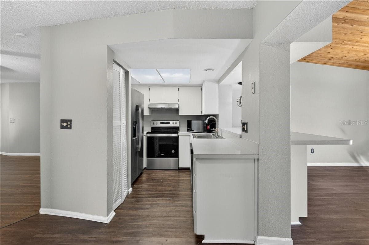 10202 56TH STREET — photo 8 of 45
