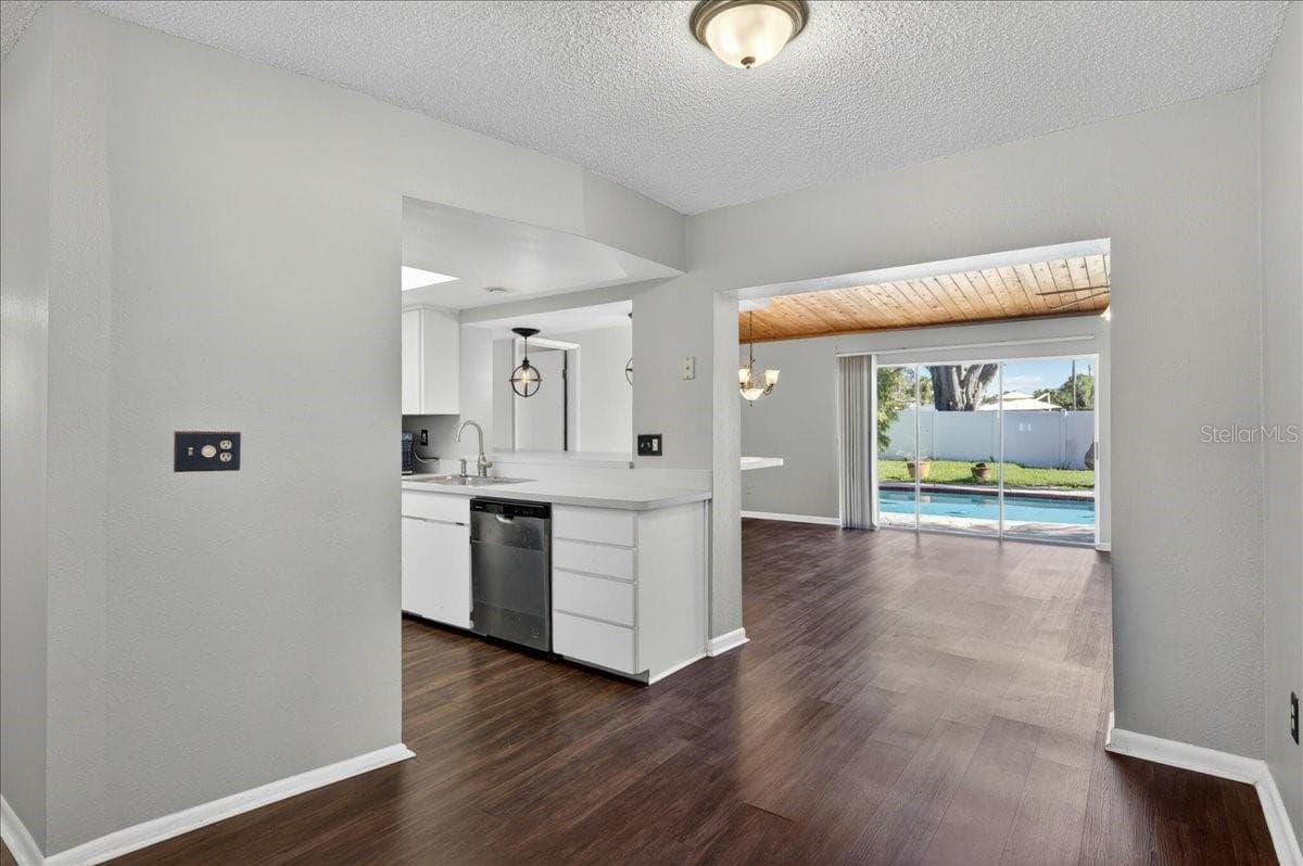10202 56TH STREET — photo 13 of 45