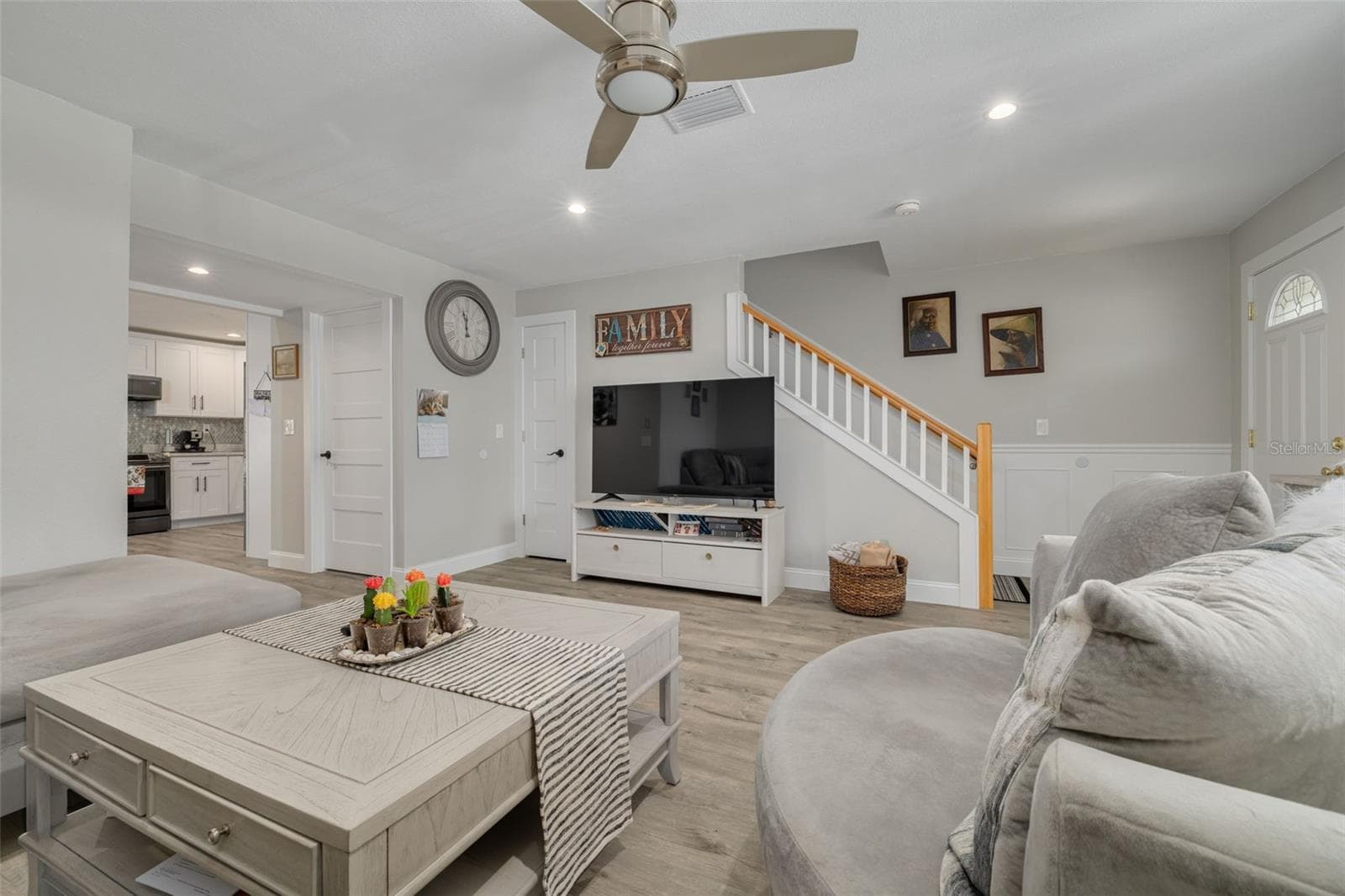 802 MINDY COURT — photo 13 of 37