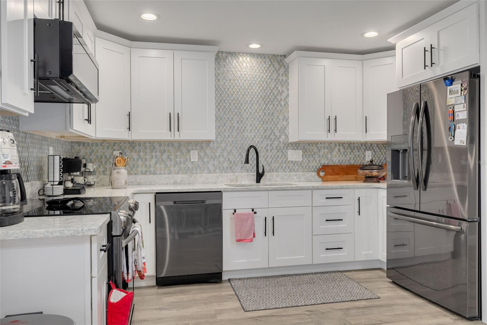 802 MINDY COURT — photo 15 of 37