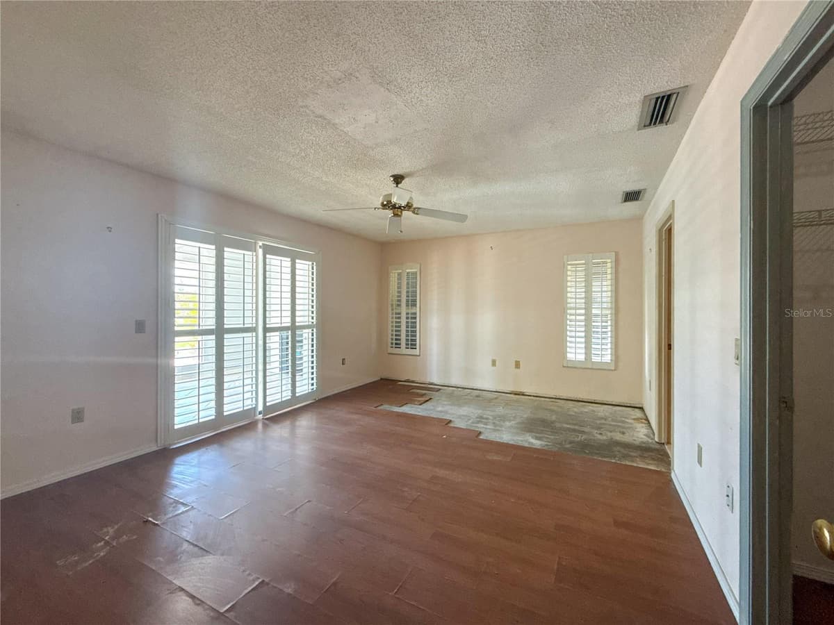 132 MARK TWAIN LANE — photo 10 of 24