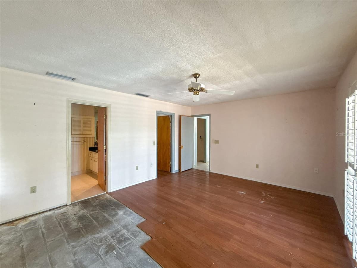 132 MARK TWAIN LANE — photo 11 of 24