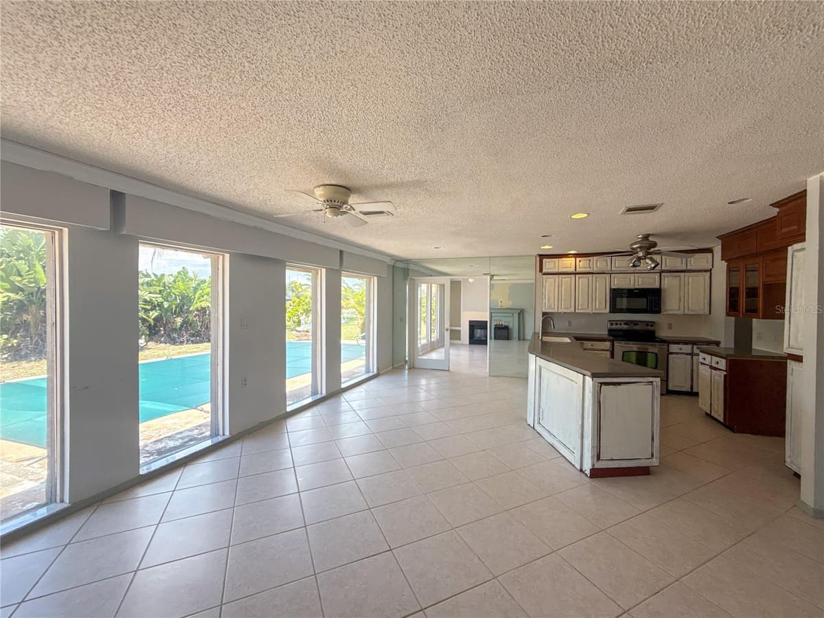 132 MARK TWAIN LANE — photo 4 of 24