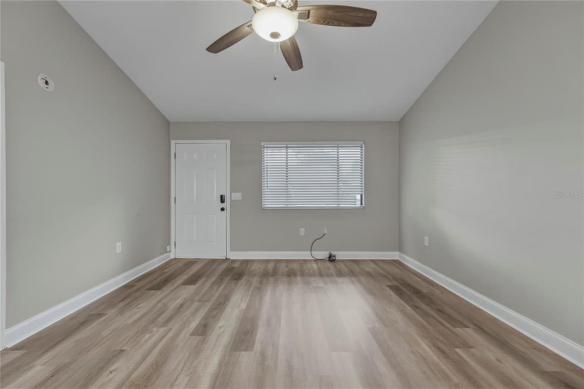 1203 SHADY PINES LANE — photo 2 of 28