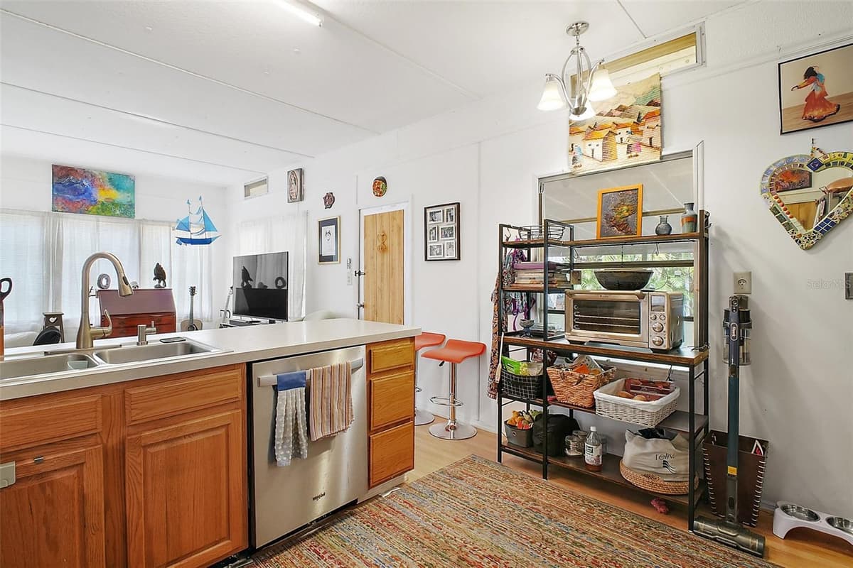 11723 MAGNOLIA AVENUE — photo 16 of 25