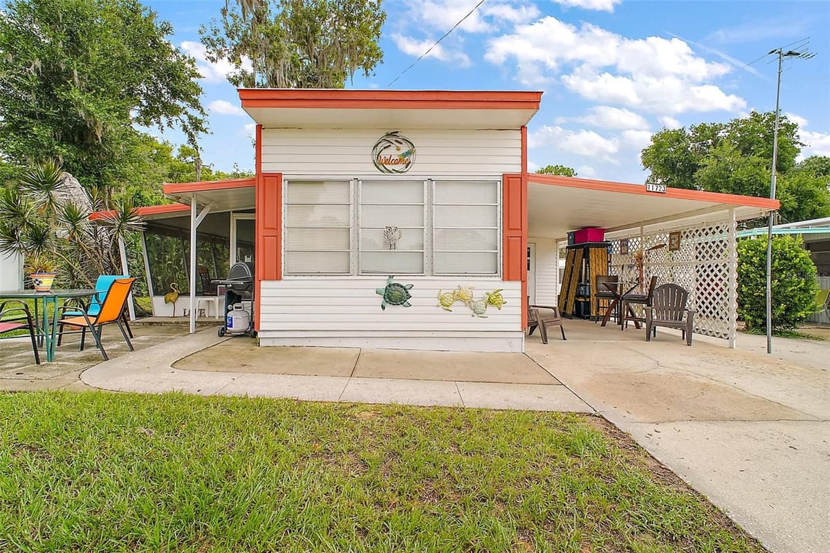 11723 MAGNOLIA AVENUE — photo 1 of 25
