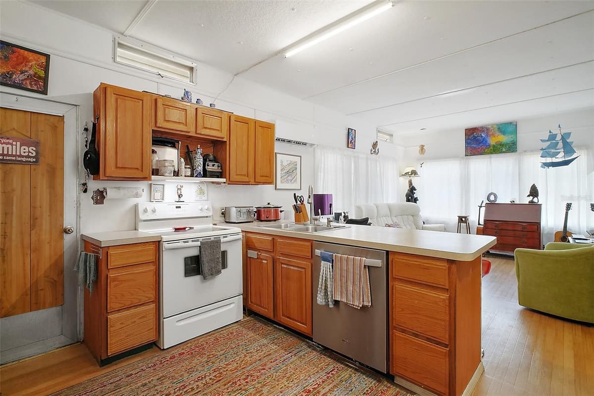 11723 MAGNOLIA AVENUE — photo 15 of 25