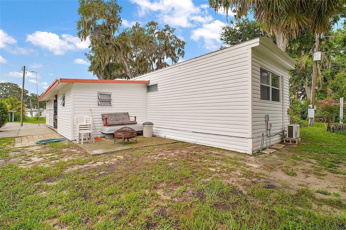 11723 MAGNOLIA AVENUE — photo 19 of 25