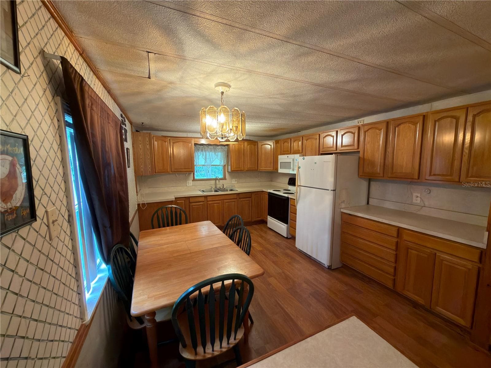 10513 LYNNWOOD AVENUE — photo 7 of 15