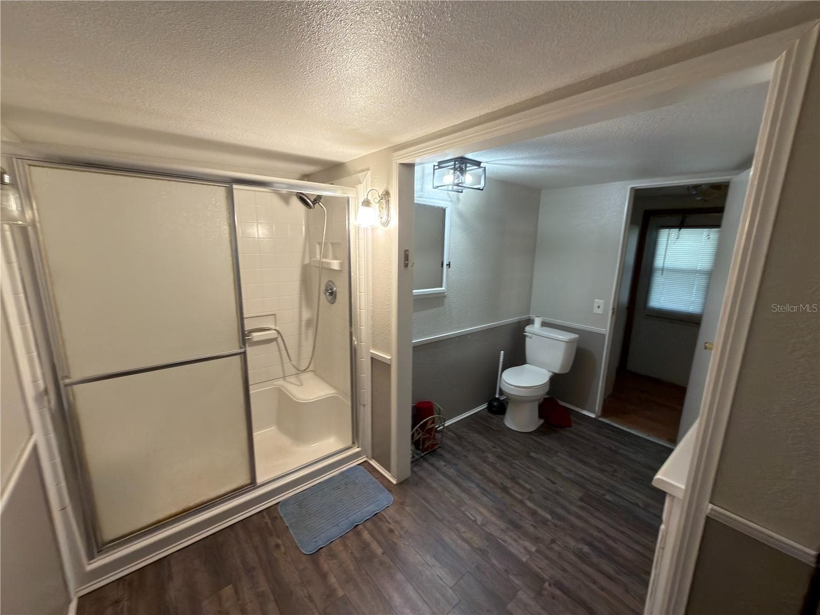10513 LYNNWOOD AVENUE — photo 11 of 15