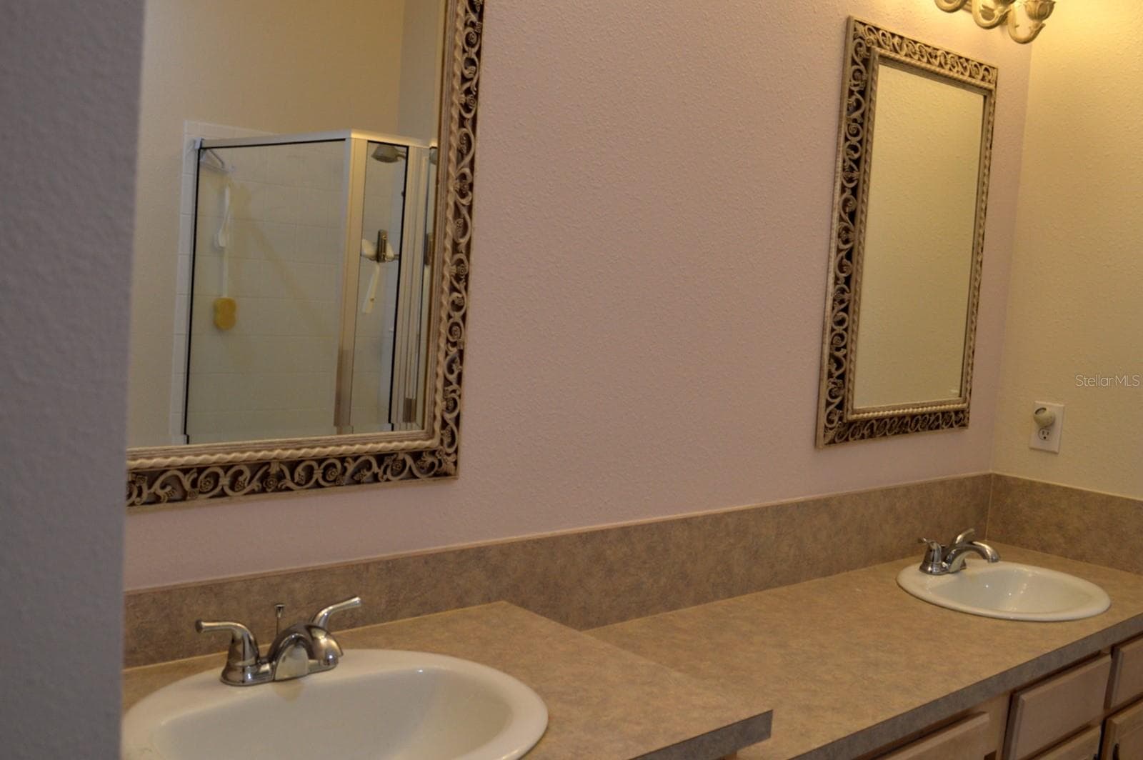 1926 SASSAFRAS DRIVE — photo 11 of 25