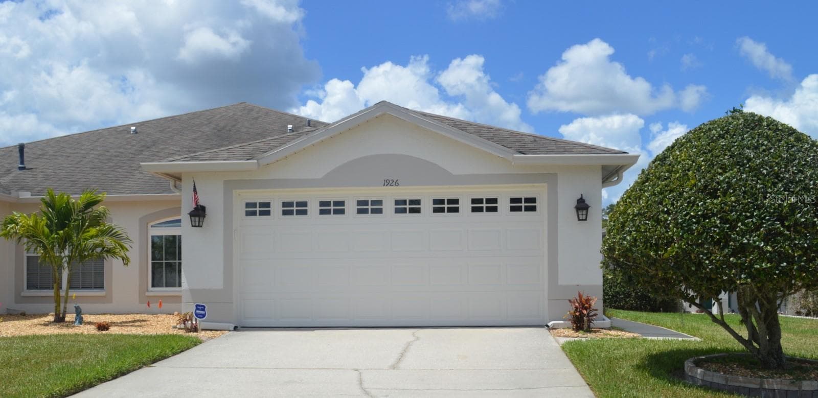 1926 SASSAFRAS DRIVE — photo 1 of 25
