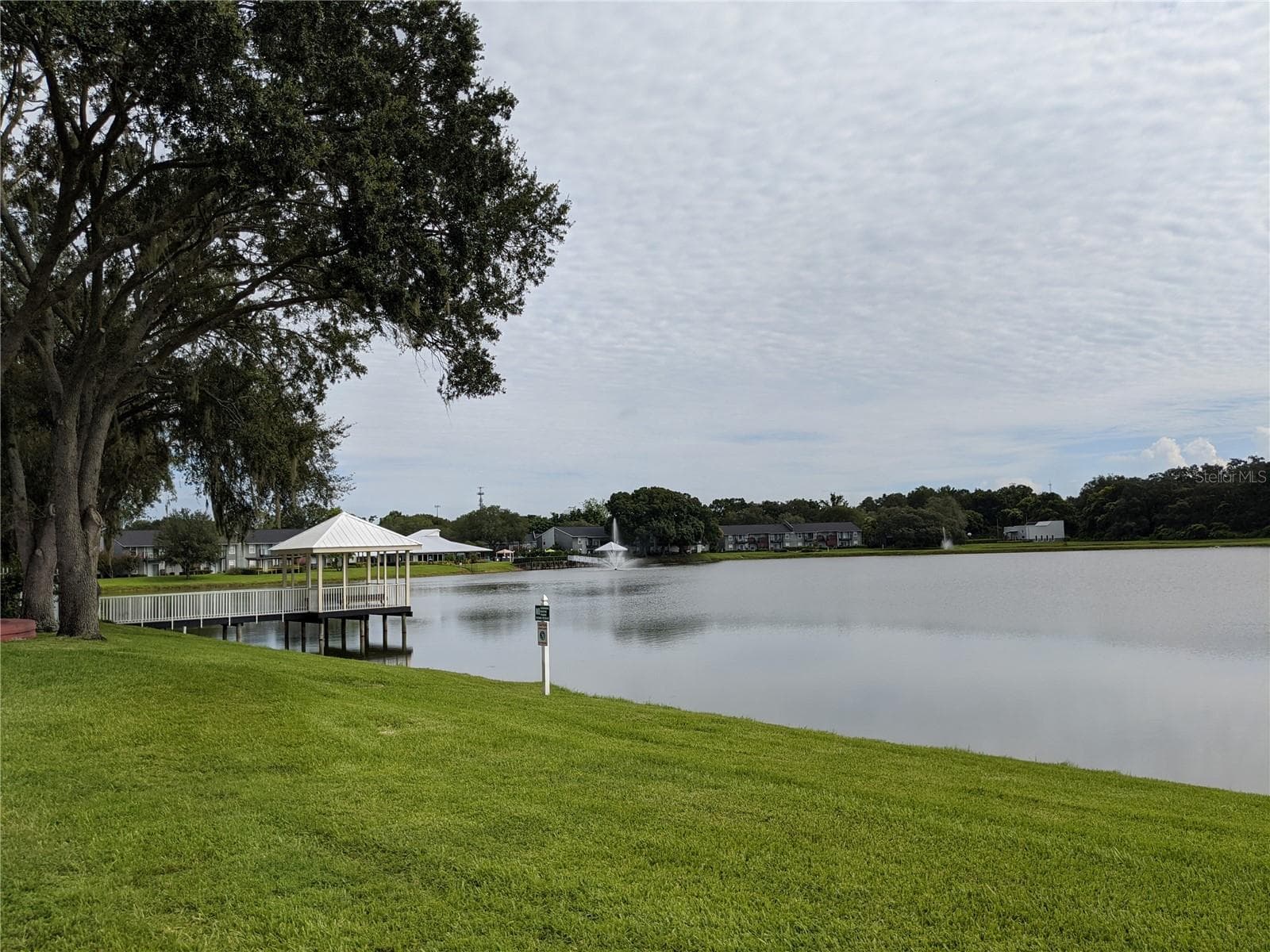 209 LAKE BROOK CIRCLE — photo 4 of 28