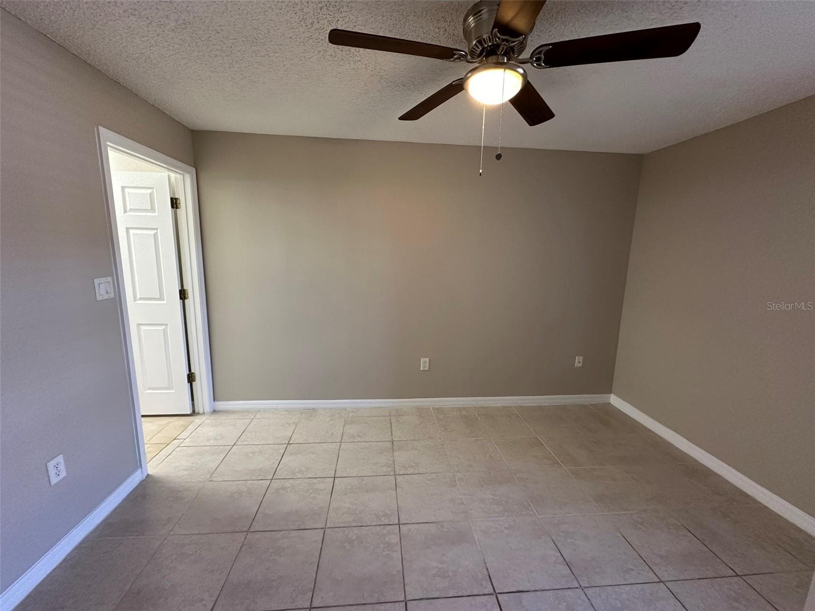 209 LAKE BROOK CIRCLE — photo 16 of 28