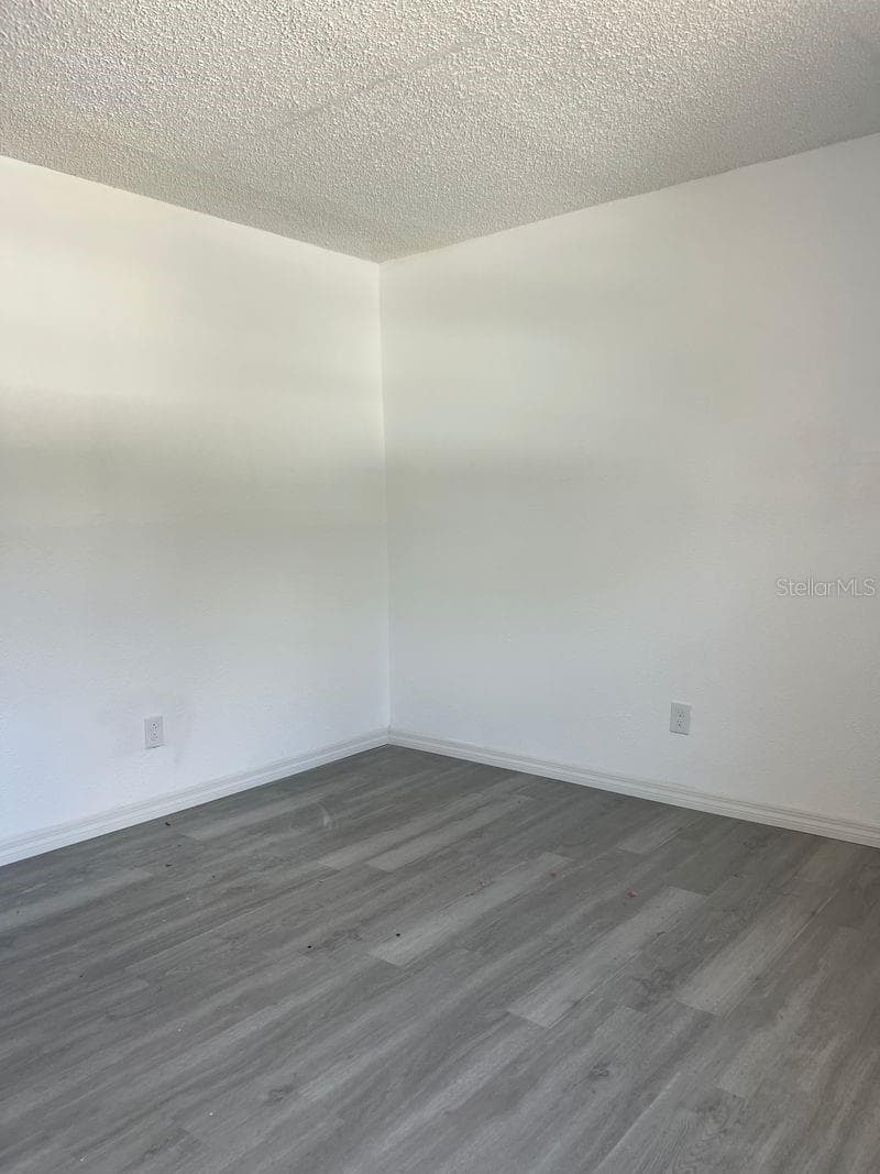 5541 BAY BOULEVARD — photo 14 of 26