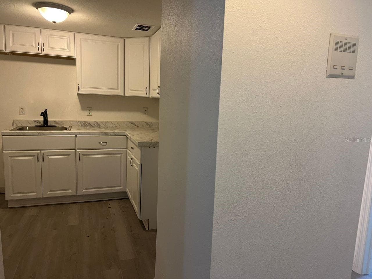 5541 BAY BOULEVARD — photo 10 of 26