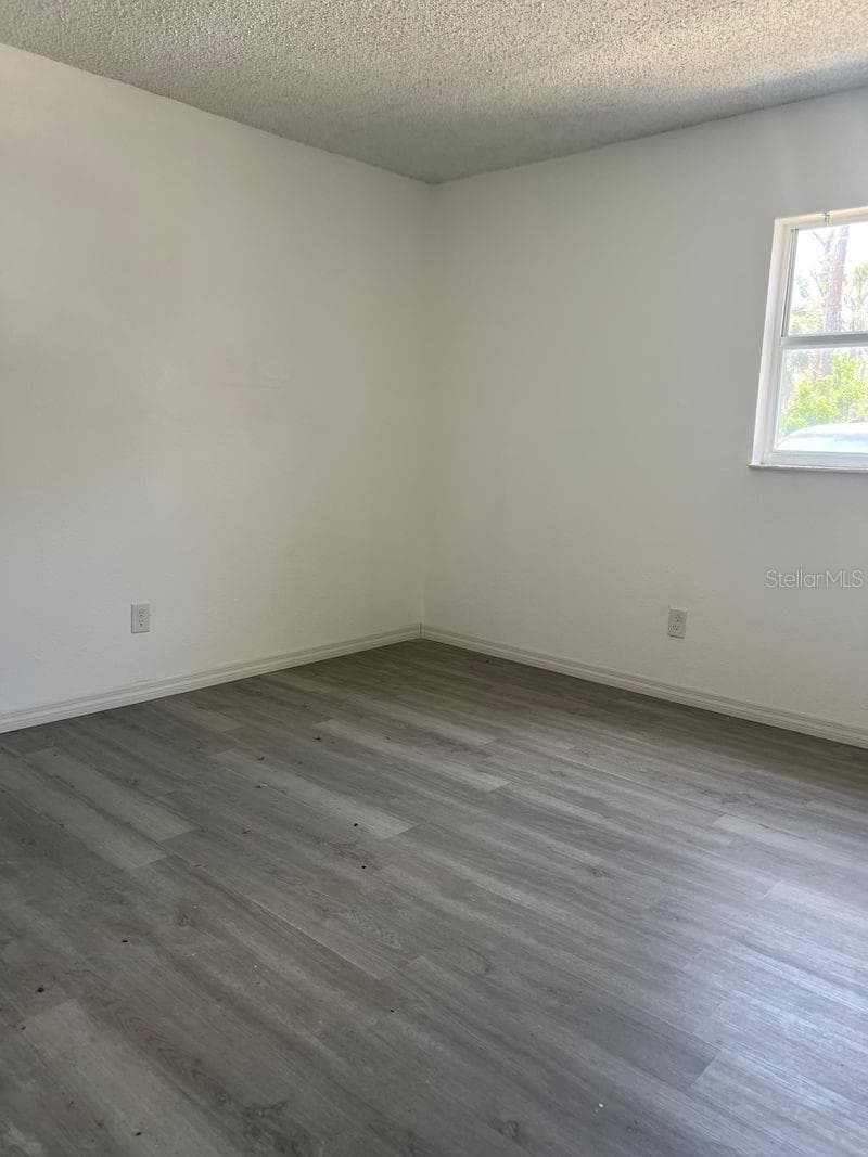 5541 BAY BOULEVARD — photo 13 of 26