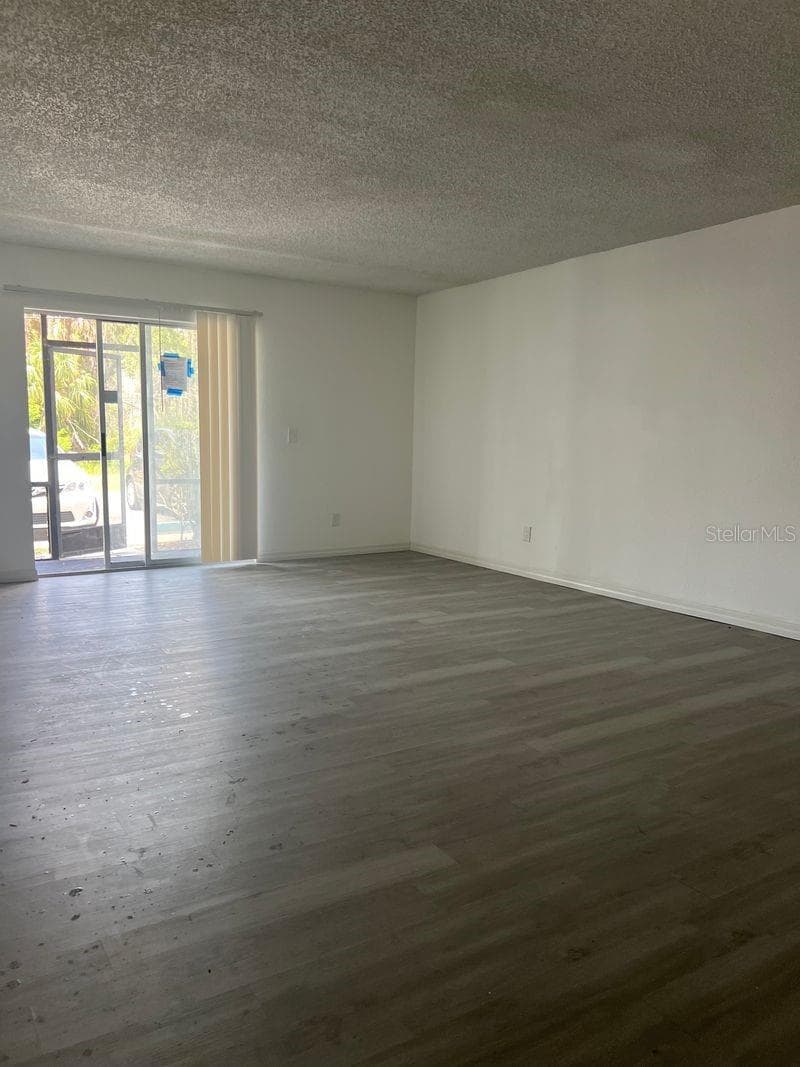 5541 BAY BOULEVARD — photo 5 of 26