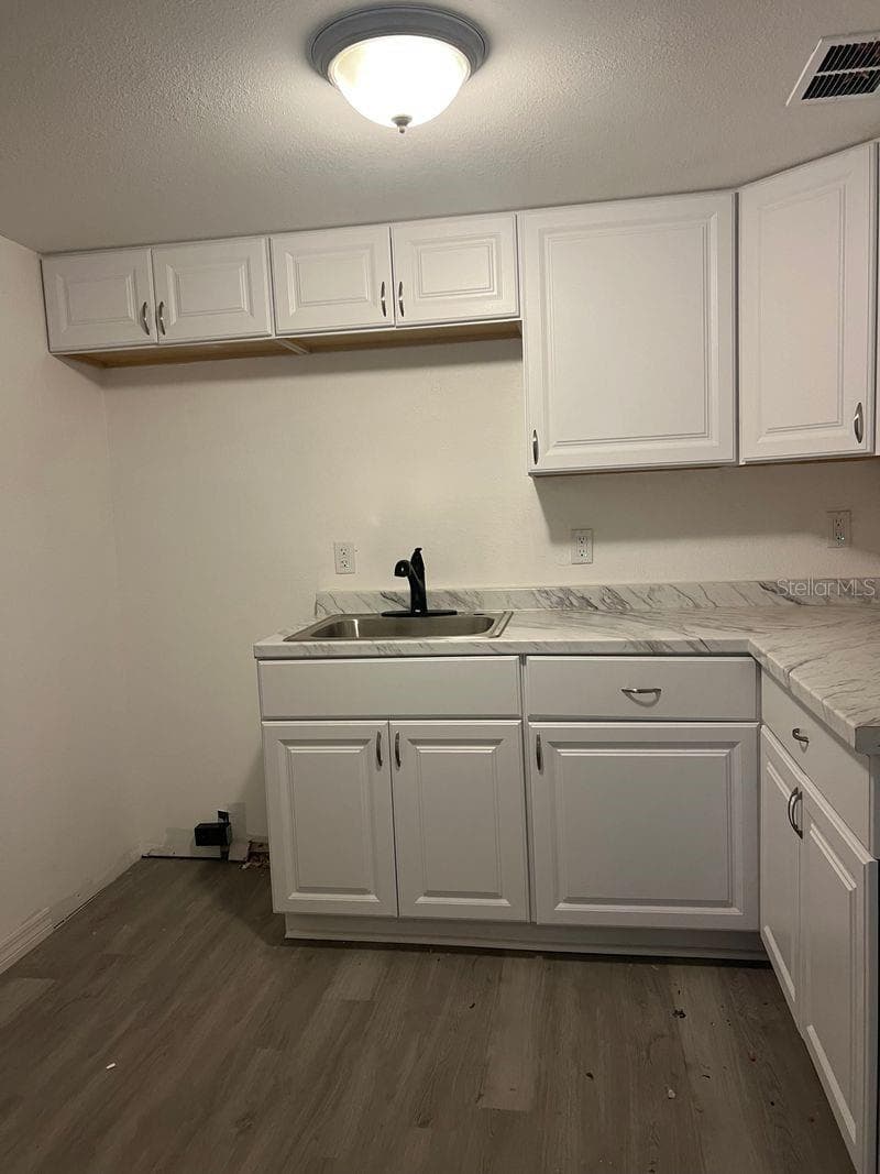 5541 BAY BOULEVARD — photo 9 of 26