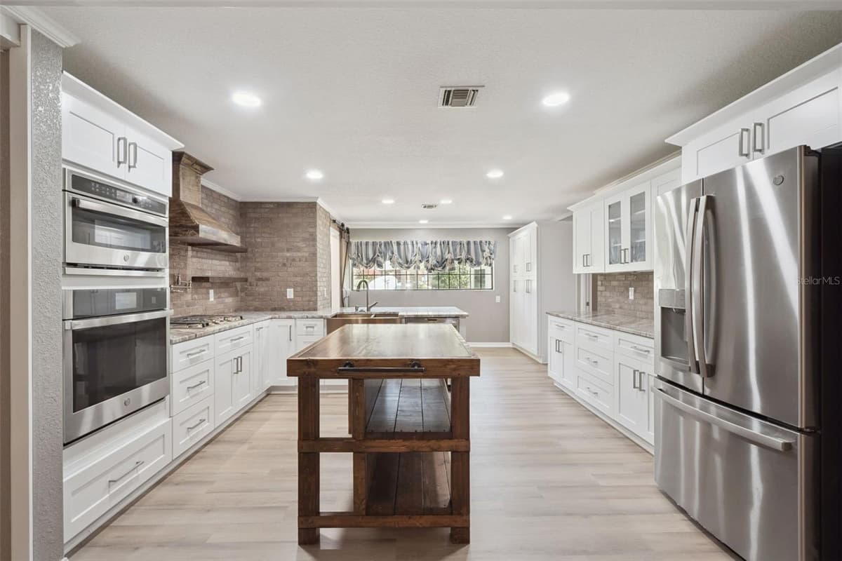 35040 SHADY OAKS LANE — photo 12 of 52