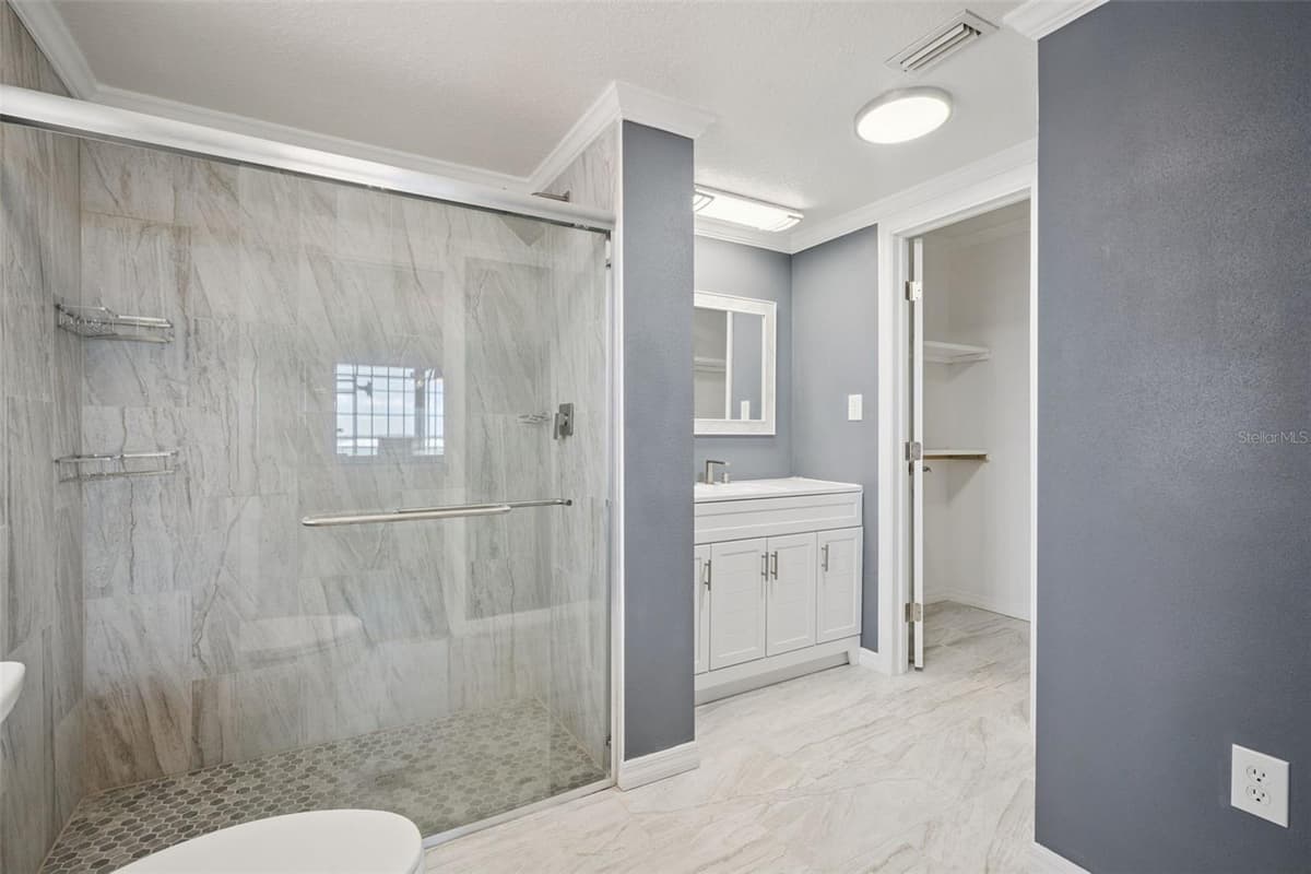 35040 SHADY OAKS LANE — photo 21 of 52